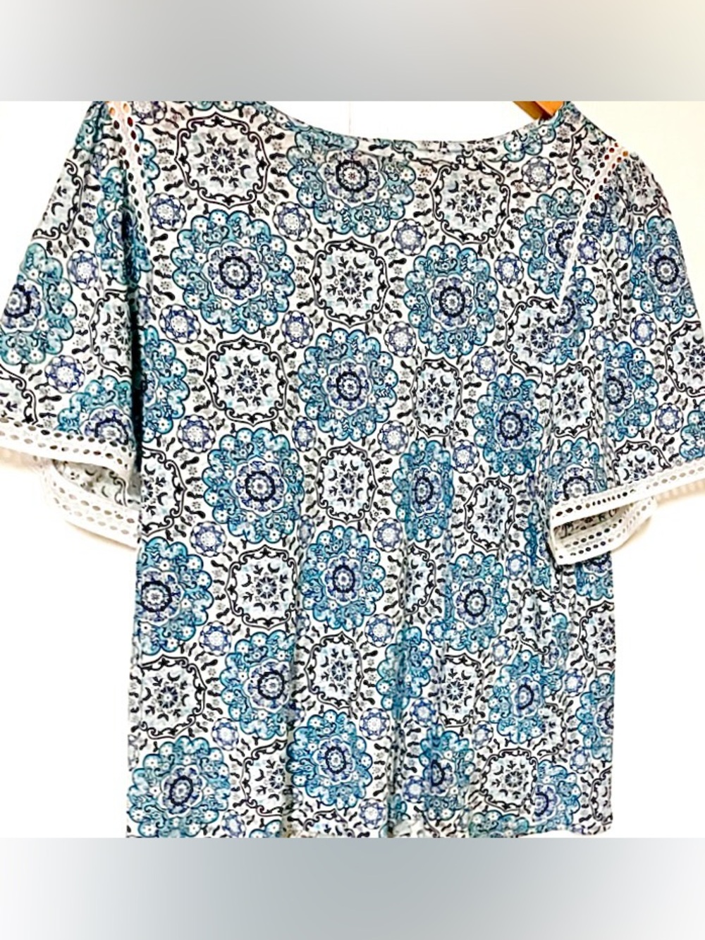 LOFT Geo Floral Linen-Blend Knit Top in Cream, Aqua, & Navy Blue: M - Picture 3 of 4
